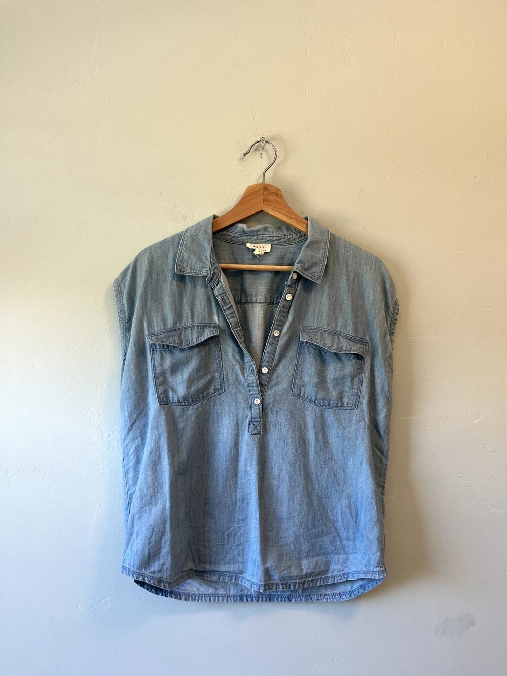 SOFT JOIE Women's Denim Chambray Sleeveless Blouse